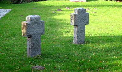Friedhof zwei Kreuze